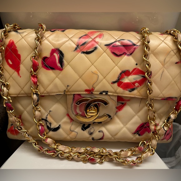 Chanel 'Lips & Kisses' Vintage Maxi XL Bag - Picture 5 of 13